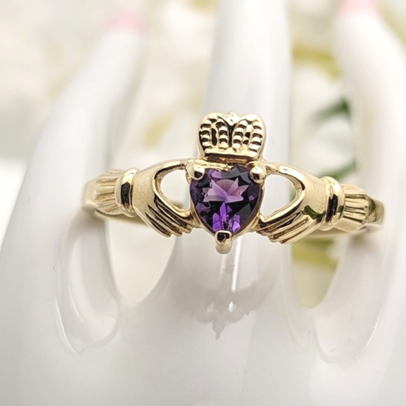 14K Gold Claddagh Ring with Amethyst Heart
